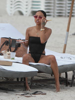 Karrueche Longsleeve T-shirt #3237589
