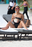Karrueche Longsleeve T-shirt #3238086