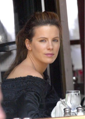 Kate Beckinsale stickers 1372915