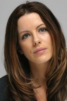 Kate Beckinsale Sweatshirt #2048488