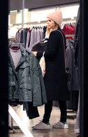 Kate Mara longsleeve t-shirt #2934677