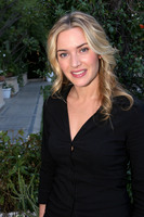 Kate Winslet Longsleeve T-shirt #2047158