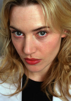 Kate Winslet Longsleeve T-shirt #2047170