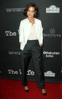 Katie Holmes Sweatshirt #3772653