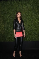 Katie Holmes Sweatshirt #3838582
