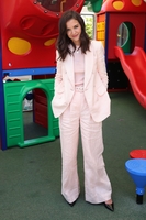 Katie Holmes Sweatshirt #3919438