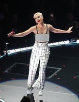 Katy Perry Longsleeve T-shirt #2770478