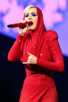 Katy Perry Longsleeve T-shirt #2770484
