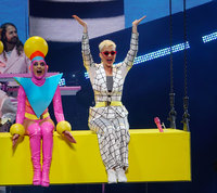 Katy Perry Longsleeve T-shirt #2770577