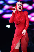 Katy Perry Longsleeve T-shirt #2770597