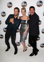 Katy Perry longsleeve t-shirt #2958360