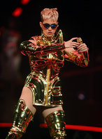 Katy Perry Longsleeve T-shirt #2958381