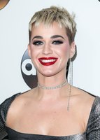 Katy Perry Longsleeve T-shirt #2958536