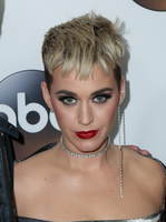 Katy Perry Longsleeve T-shirt #2958698