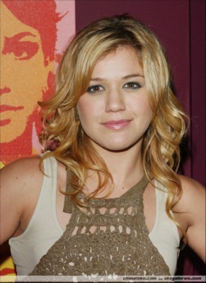 Kelly Clarkson Poster 1254900