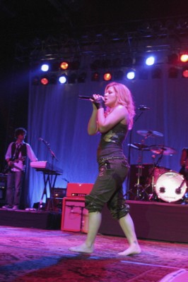 Kelly Clarkson posters