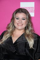 Kelly Clarkson Longsleeve T-shirt #2898186