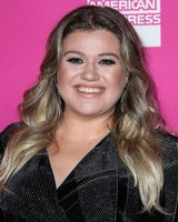 Kelly Clarkson Longsleeve T-shirt #2898205