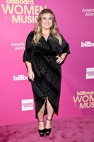 Kelly Clarkson Longsleeve T-shirt #2898214