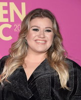 Kelly Clarkson tote bag #G1140325