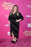 Kelly Clarkson Longsleeve T-shirt #2898234