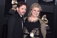 Kelly Clarkson Longsleeve T-shirt #2981231