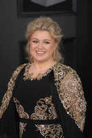 Kelly Clarkson Longsleeve T-shirt #2981237