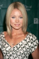 Kelly Ripa Longsleeve T-shirt #1261765