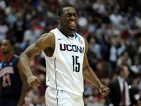 Kemba Walker Longsleeve T-shirt #1980215