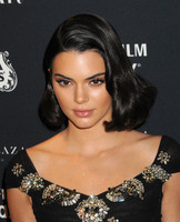 Kendall Jenner Longsleeve T-shirt #2898352