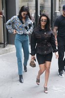 Kendall Jenner Longsleeve T-shirt #3260037