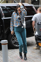 Kendall Jenner Longsleeve T-shirt #3260082