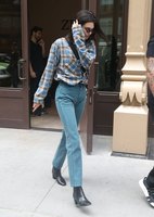 Kendall Jenner Longsleeve T-shirt #3260204