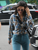 Kendall Jenner Longsleeve T-shirt #3260207