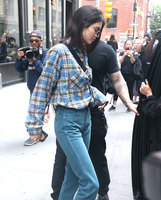 Kendall Jenner Longsleeve T-shirt #3260211