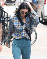 Kendall Jenner Sweatshirt #3260233