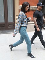 Kendall Jenner Longsleeve T-shirt #3260269