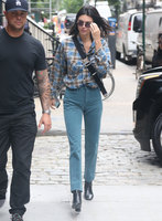 Kendall Jenner Sweatshirt #3260294