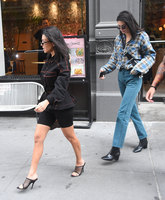Kendall Jenner Longsleeve T-shirt #3260300
