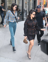 Kendall Jenner Longsleeve T-shirt #3260321