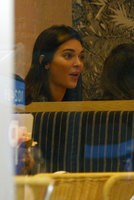 Kendall Jenner Longsleeve T-shirt #3260337