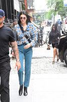 Kendall Jenner Longsleeve T-shirt #3260339