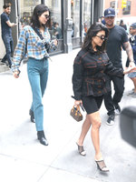 Kendall Jenner Longsleeve T-shirt #3260351