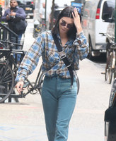 Kendall Jenner Longsleeve T-shirt #3260356