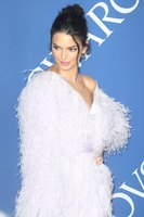 Kendall Jenner t-shirt #3294872