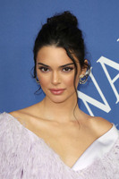 Kendall Jenner Sweatshirt #3295030