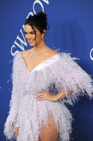 Kendall Jenner Longsleeve T-shirt #3295034