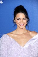 Kendall Jenner Sweatshirt #3295036