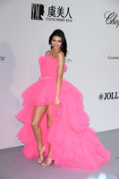 Kendall Jenner Longsleeve T-shirt #3847647