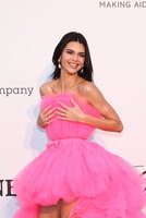 Kendall Jenner Longsleeve T-shirt #3847663